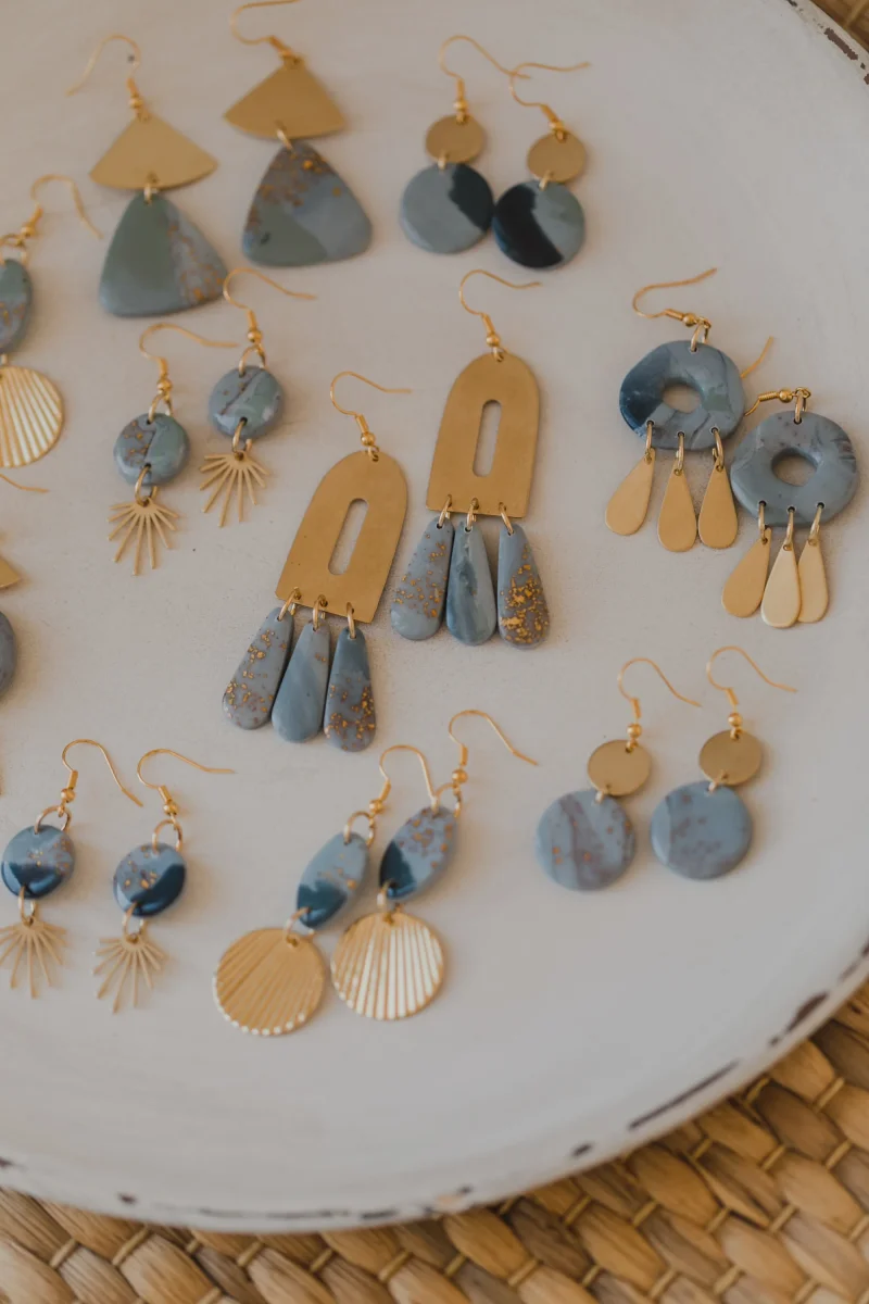 blaue runde Polymer Ton Ohrringe mit Blattgold – Bild 7