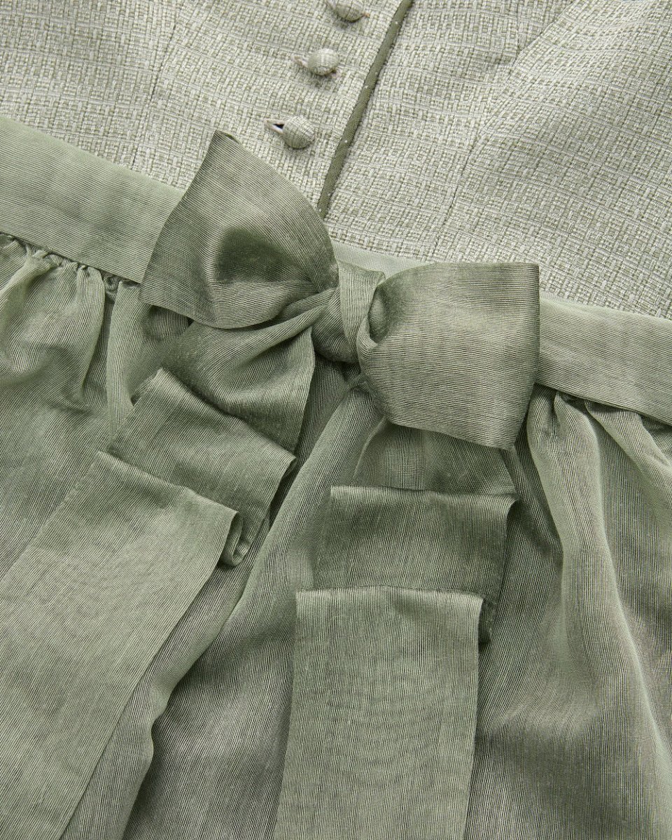 Dirndl Greta mit Knopf – Bild 4